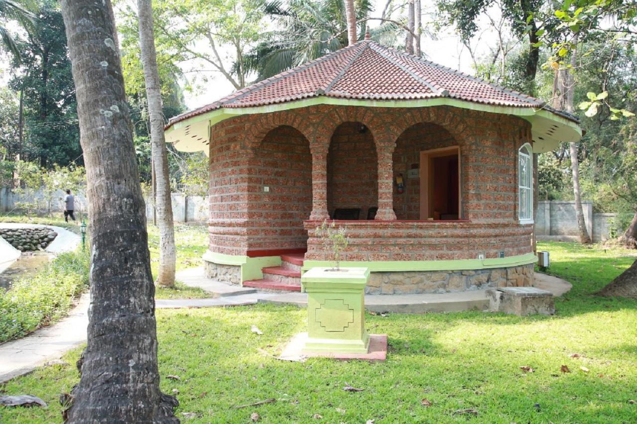 Kairali - The Ayurvedic Healing Village Palakkad Extérieur photo